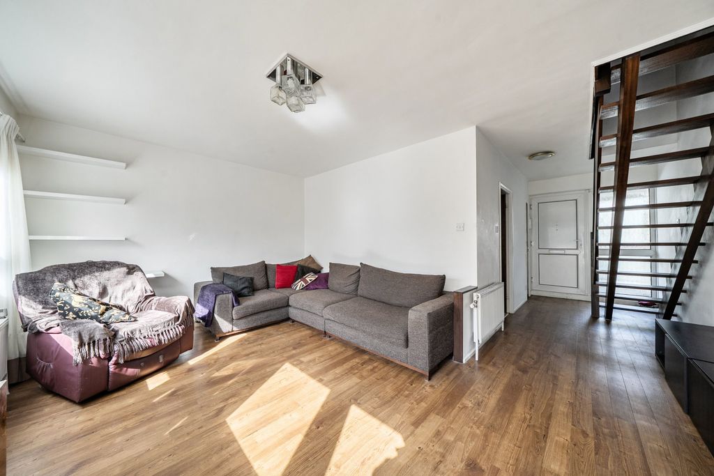 Property photo 2 of 18