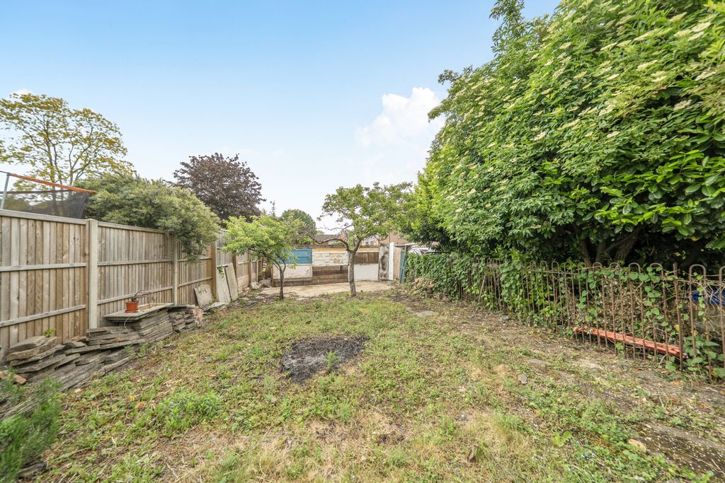 Property photo 3 of 14 1465994-18-6A0c8B...