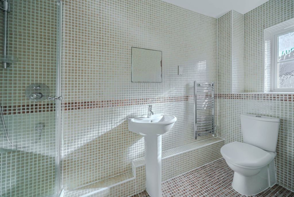 Property photo 2 of 12 Picture No. 26