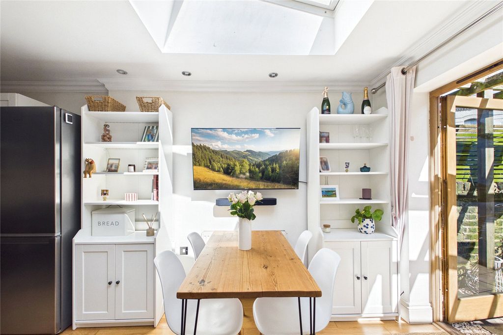 Property photo 3 of 11 Picture No. 09