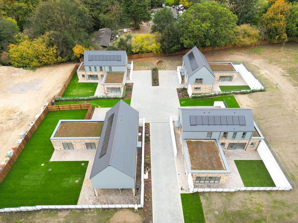 Property photo 3 of 35