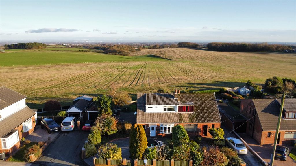 Property photo 1 of 27 Coultshead Avenue For Sale