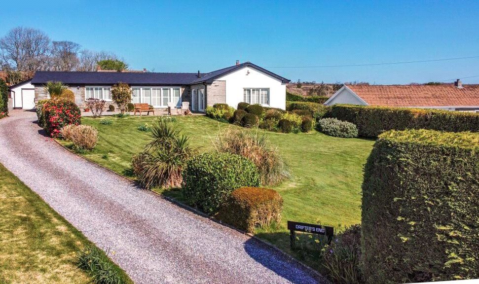 Property photo 1 of 34 Picture No. 04