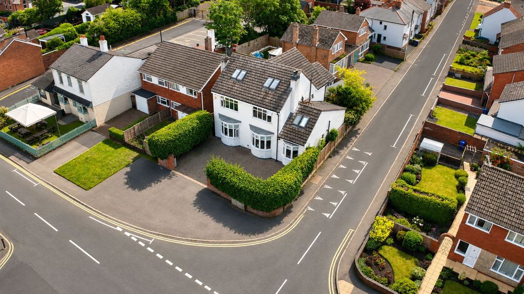 Property photo 1 of 59