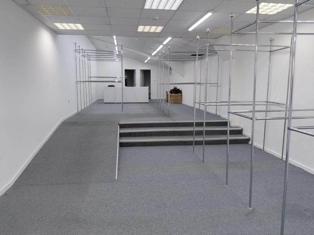 Property photo 1 of 2