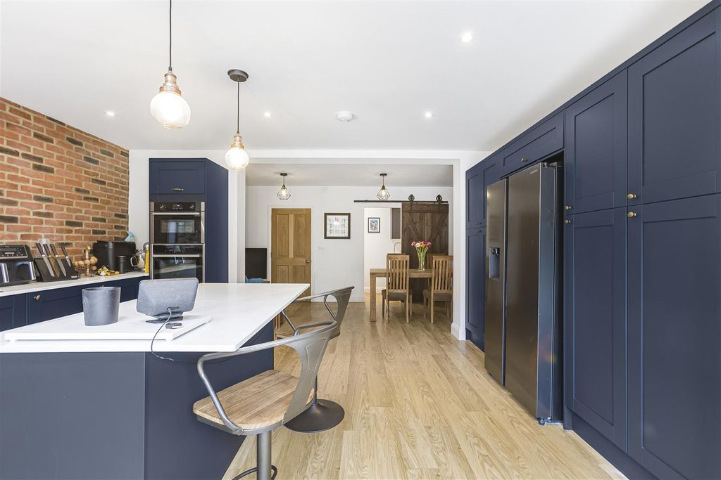 Property photo 3 of 30 8_61743.Jpg