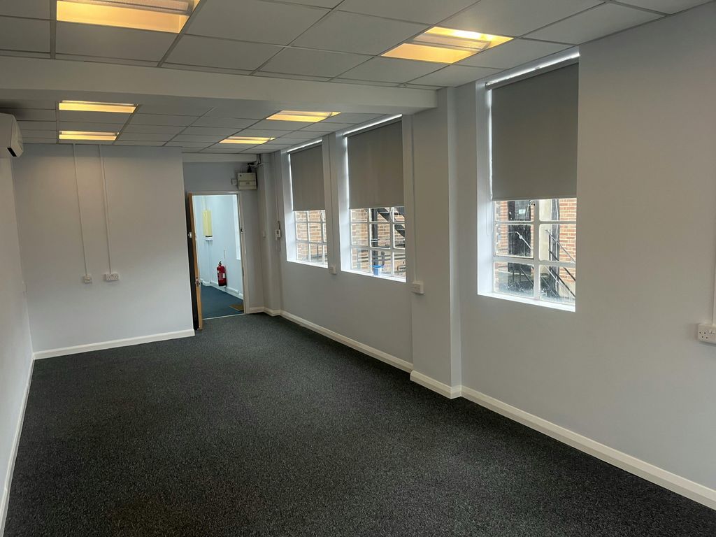Property photo 3 of 14 Suite18Upminsterofficetolet2.Jpg