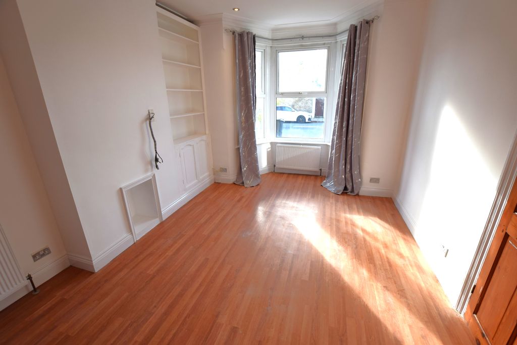 Property photo 2 of 11