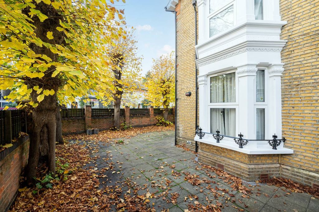 Property photo 2 of 8