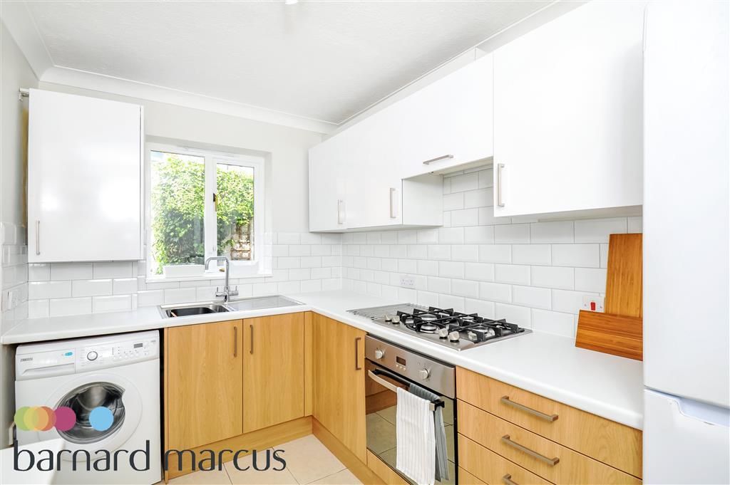 Property photo 3 of 9 Kitchen