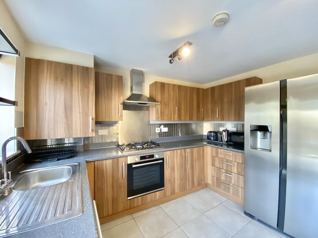 Property photo 2 of 17 Thumbnail_Img_2157.Jpg