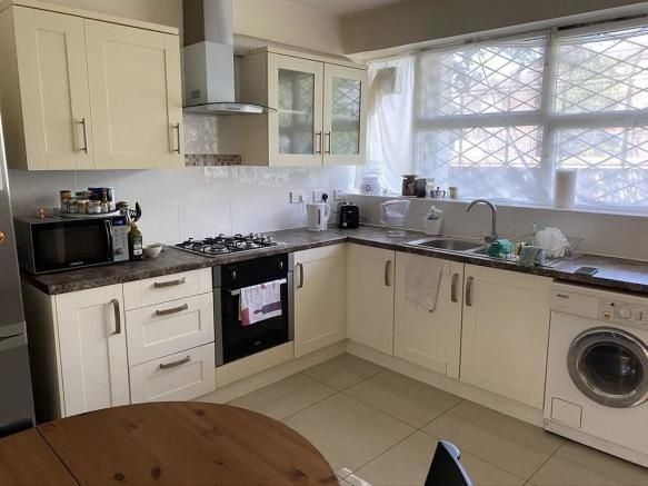 Property photo 3 of 12 Bright Modern Kitchen With Integrated Appliances...