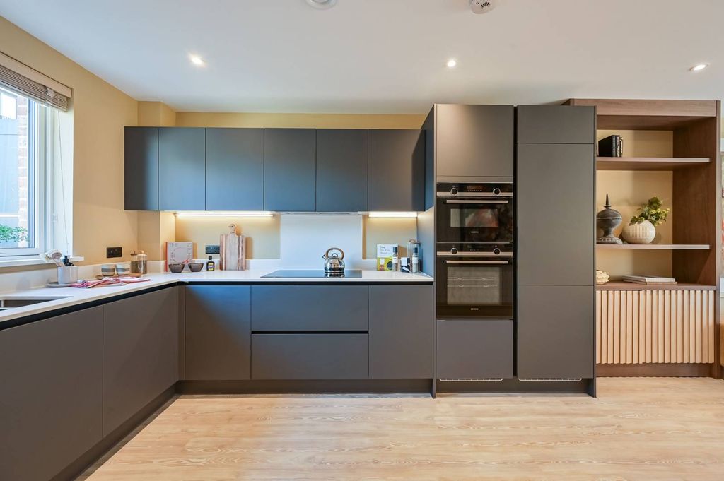 Property photo 1 of 36