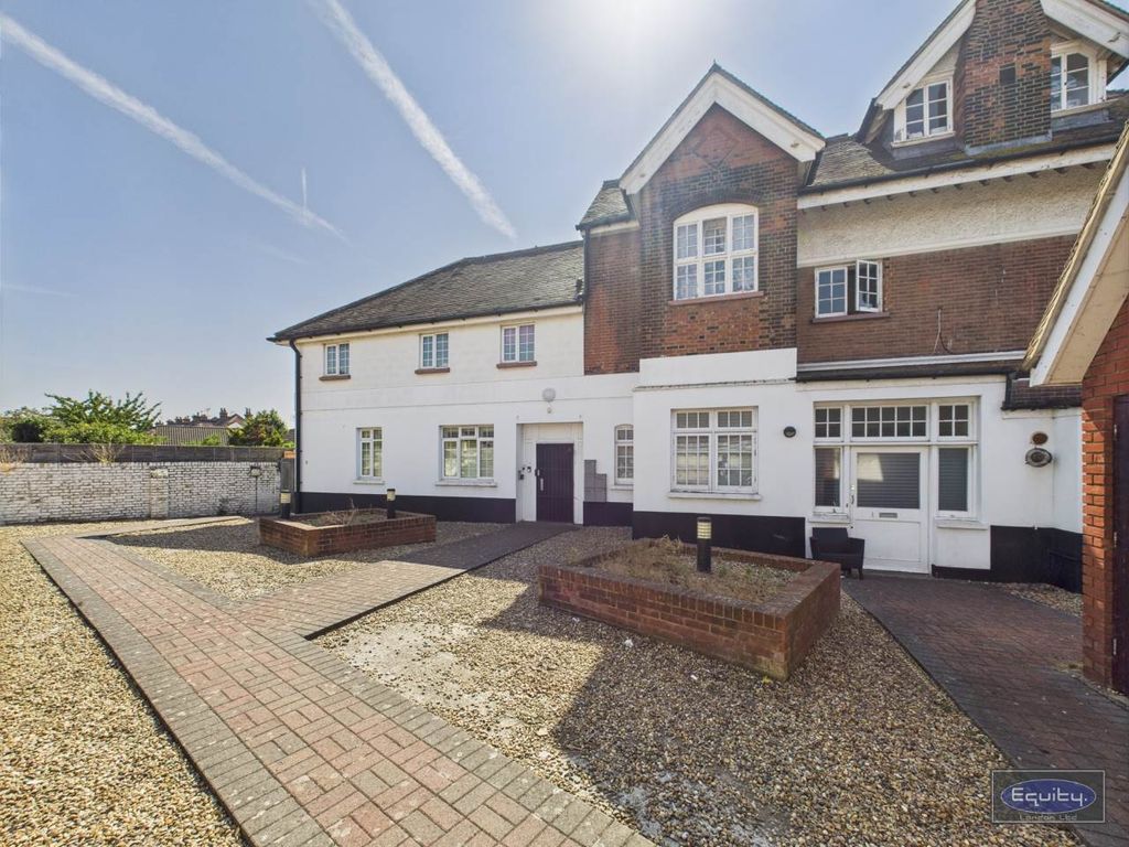 Property photo 1 of 8 External