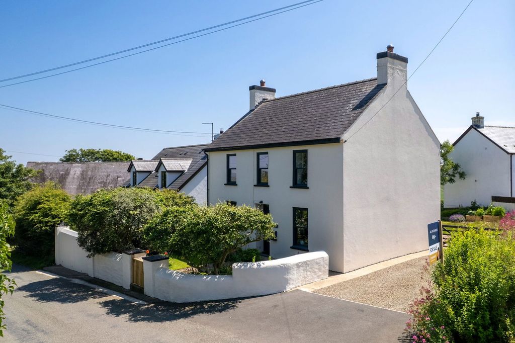 Property photo 1 of 37