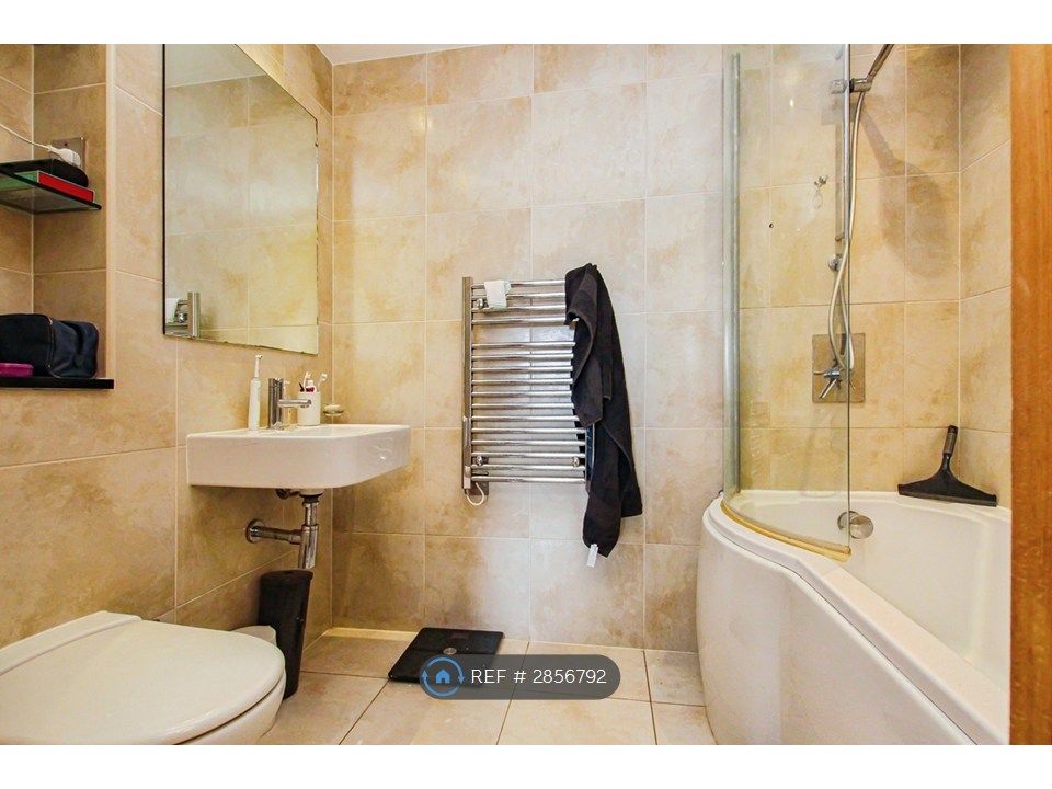 Property photo 2 of 13 En-Suite