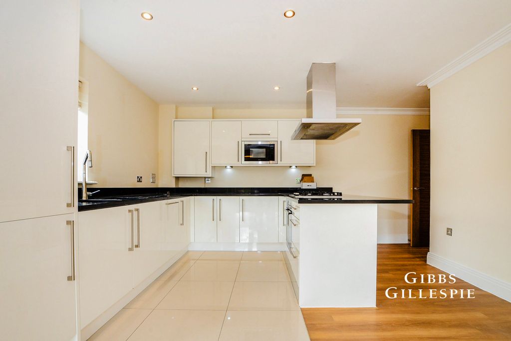 Property photo 2 of 15 Pbox-Img.Jpg