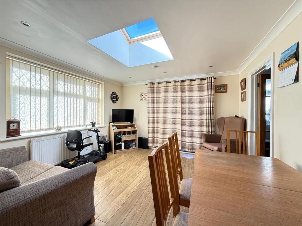 Property photo 2 of 16 Photo 1