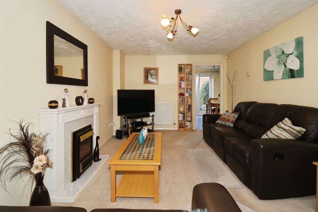 Property photo 2 of 20