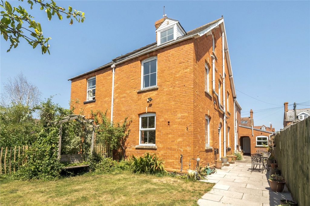 Property photo 1 of 25 Picture No. 28