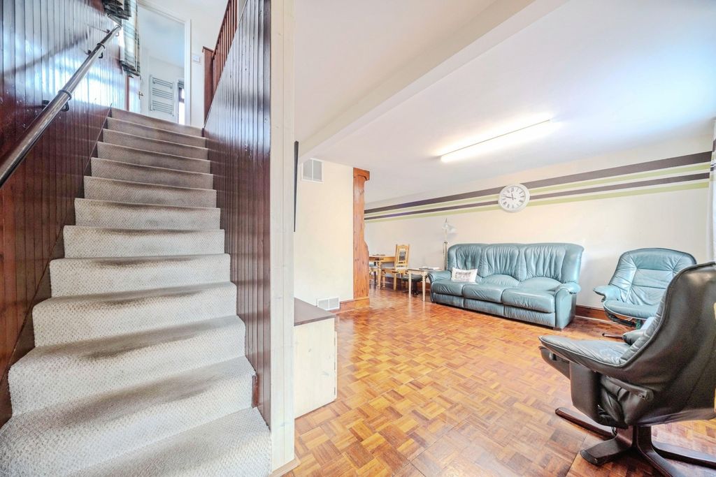 Property photo 2 of 21 Pbox-Img.Jpg