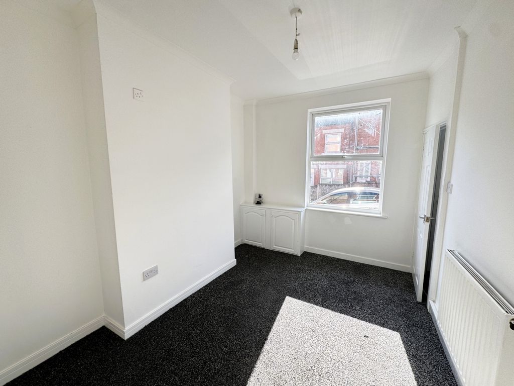 Property photo 2 of 10 Photo 11