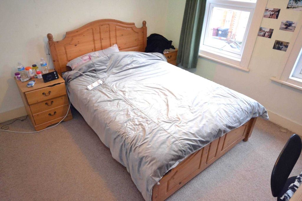 Property photo 2 of 8