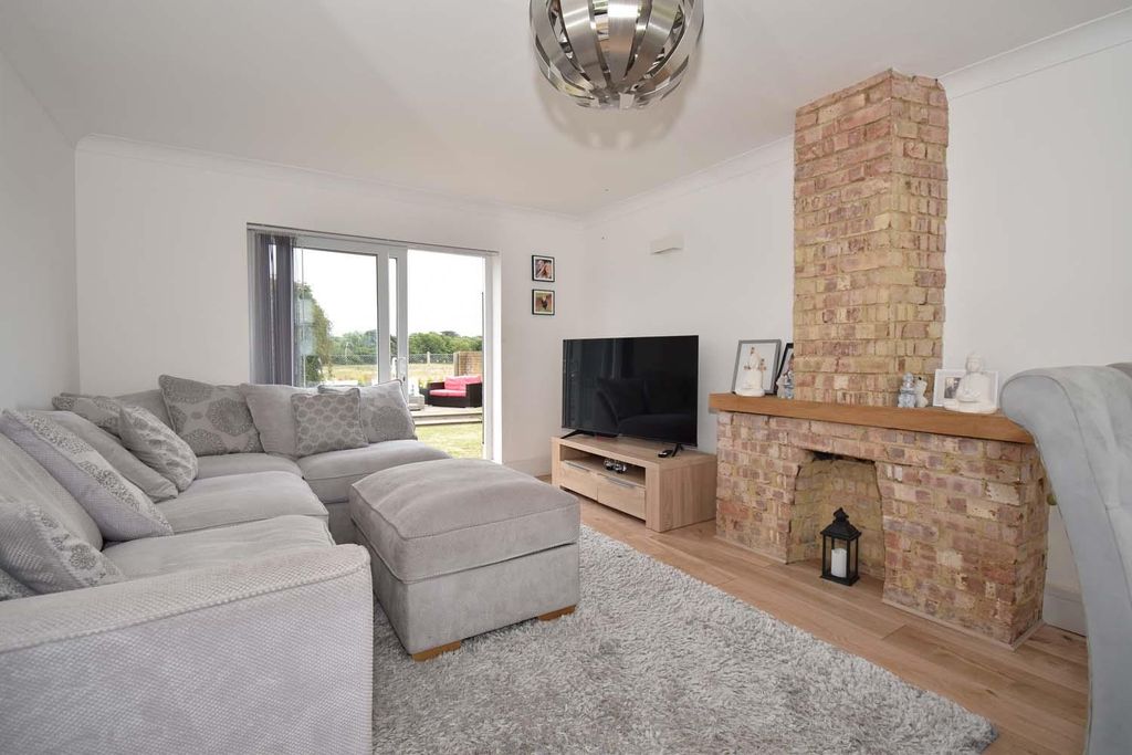 Property photo 2 of 17 Living Room