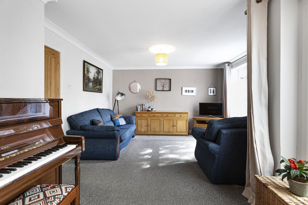Property photo 3 of 19