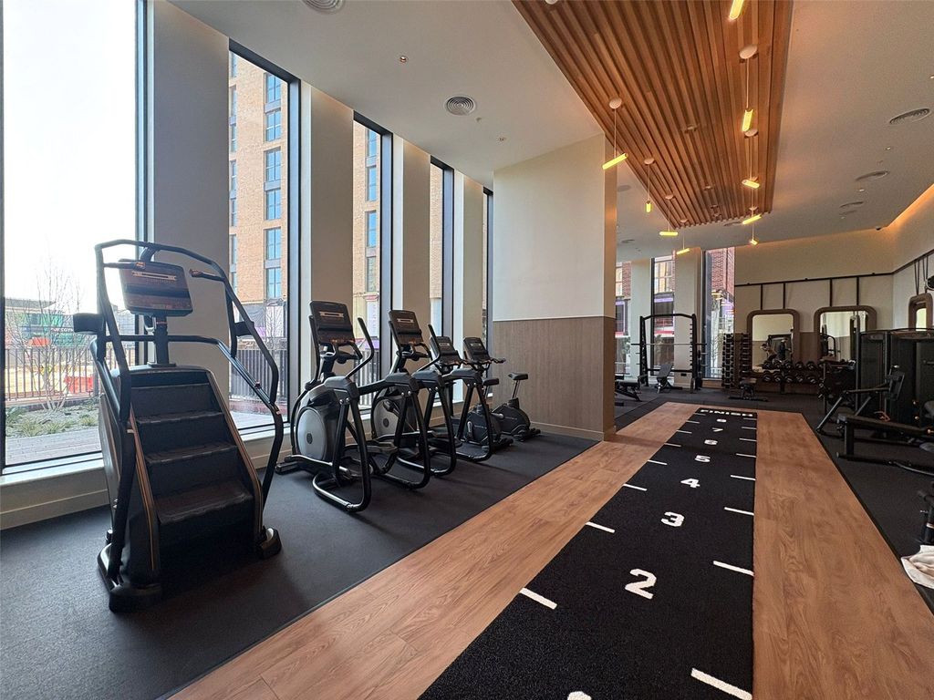 Property photo 2 of 12 Gym