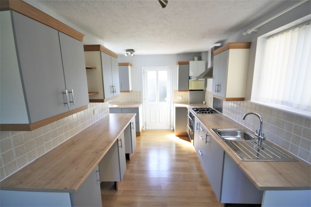 Property photo 2 of 11 Img_2421