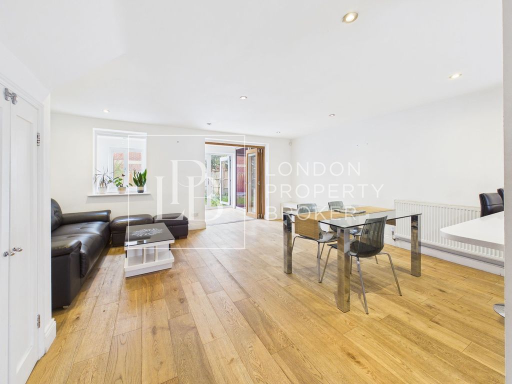 Property photo 1 of 24