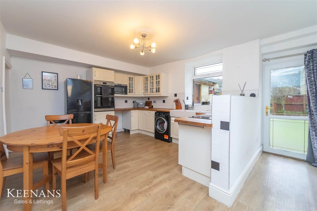 Property photo 3 of 33 3.Jpg