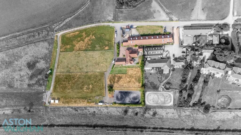 Property photo 1 of 48 4521030