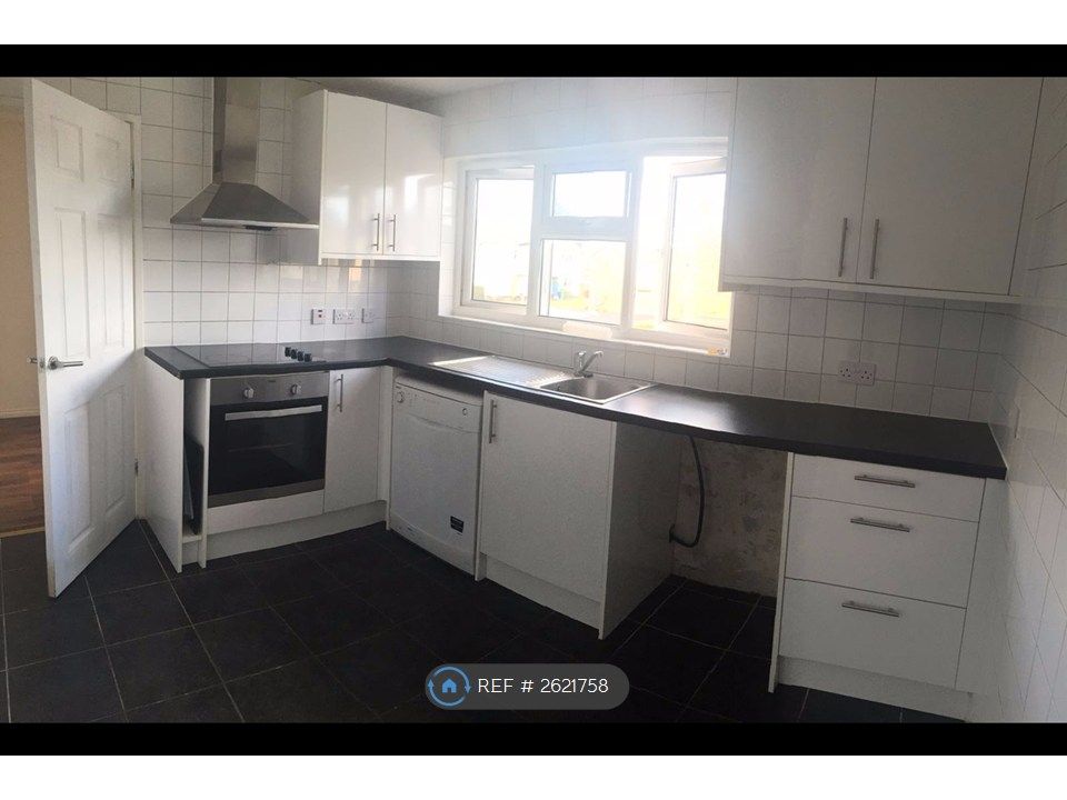 Property photo 1 of 11 Kitchen