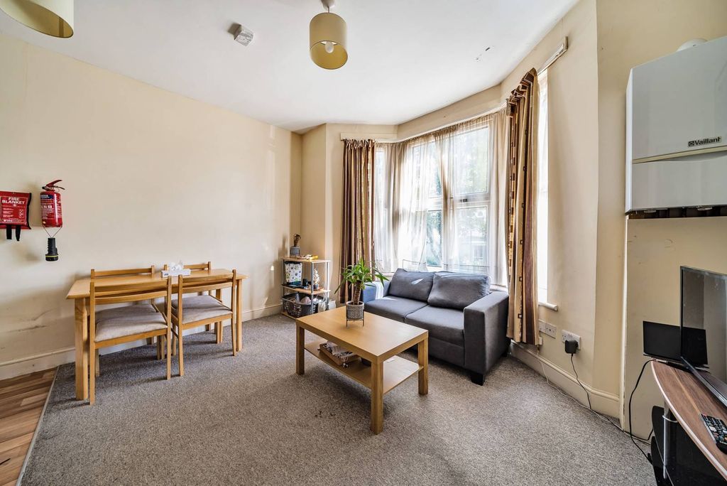 Property photo 3 of 7