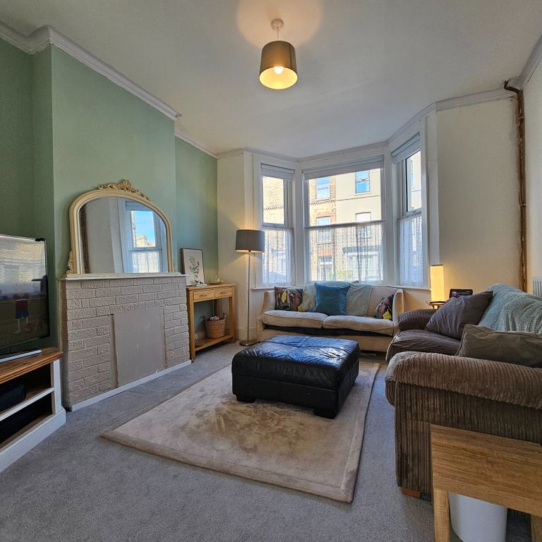 Property photo 2 of 18