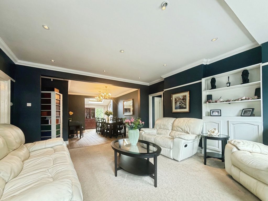 Property photo 2 of 31 Pbox-Img.Jpg