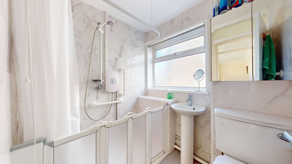 Property photo 2 of 8 Photo 1