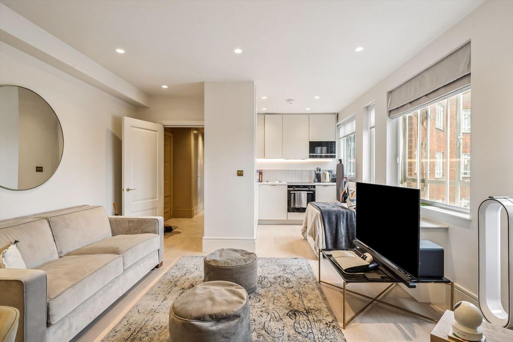 Property photo 2 of 12 Image