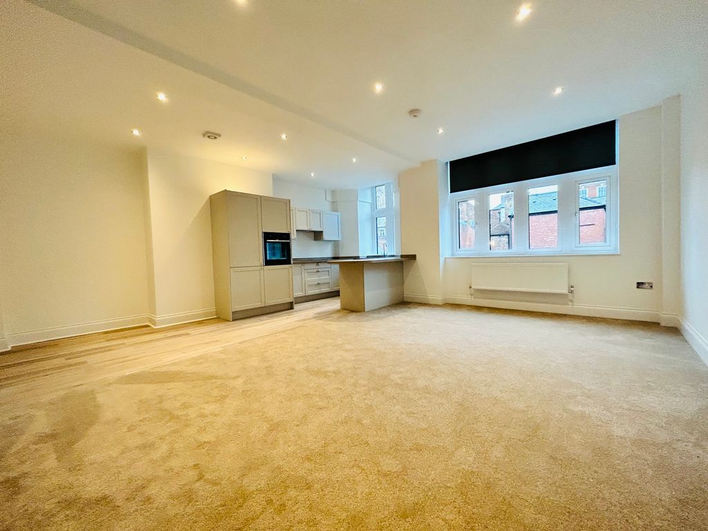 Property photo 3 of 7 Living Room