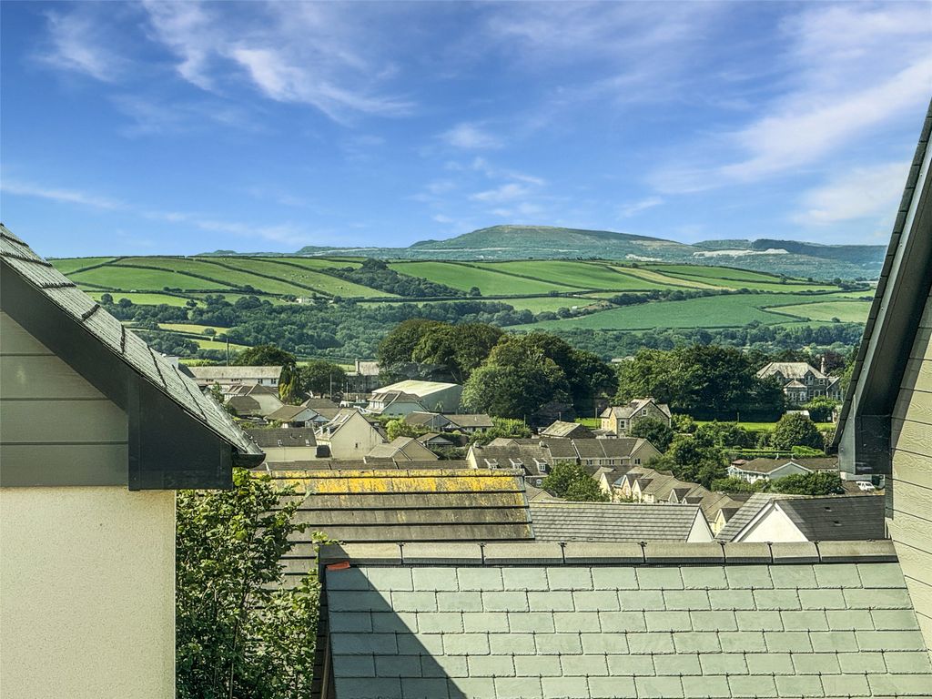 Property photo 2 of 17 2 - Picture No. 02