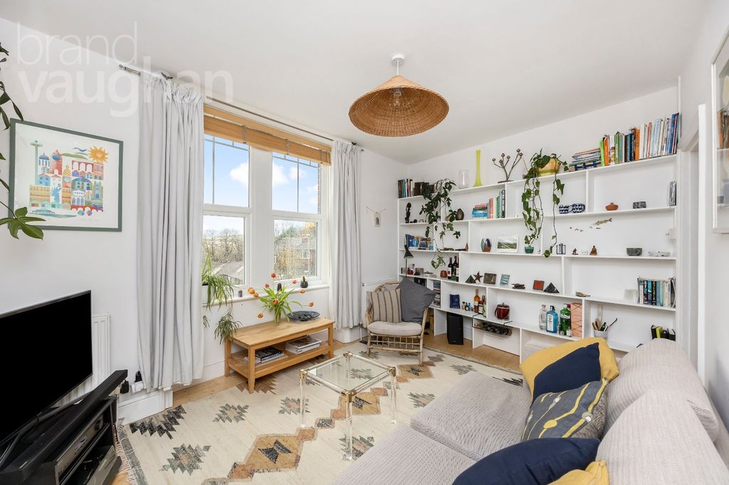 Property photo 3 of 23 Picture No. 21