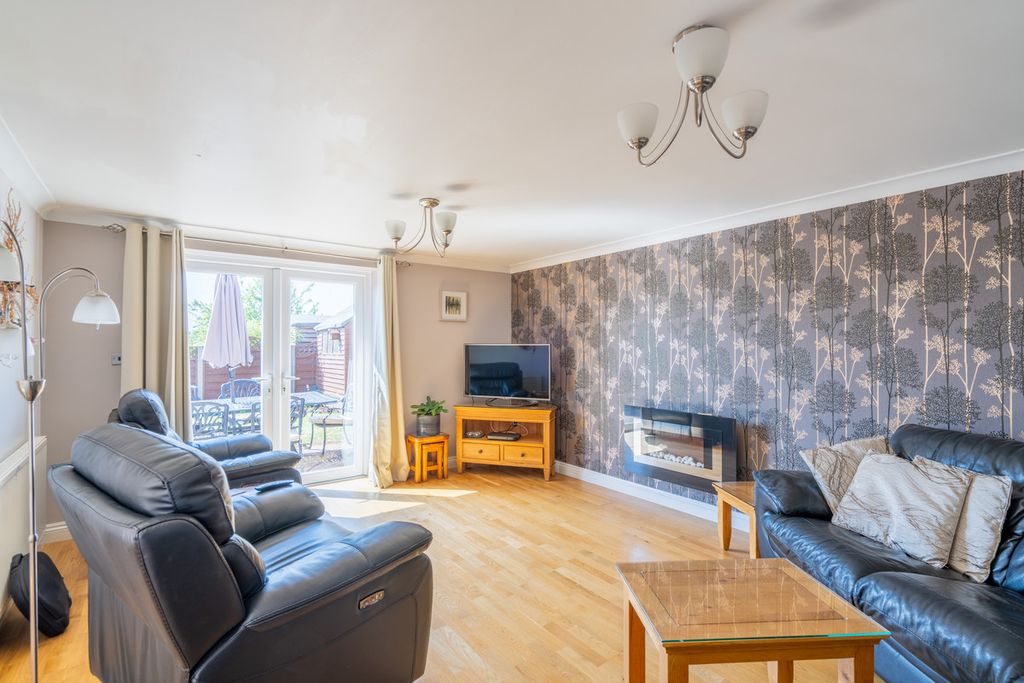 Property photo 3 of 22