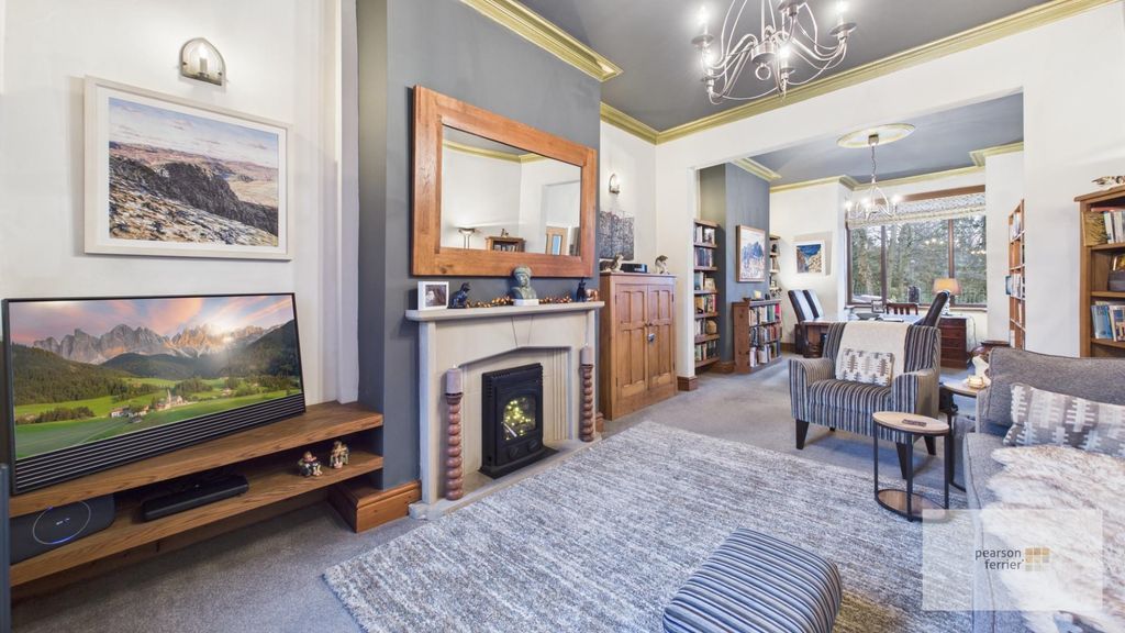 Property photo 2 of 20