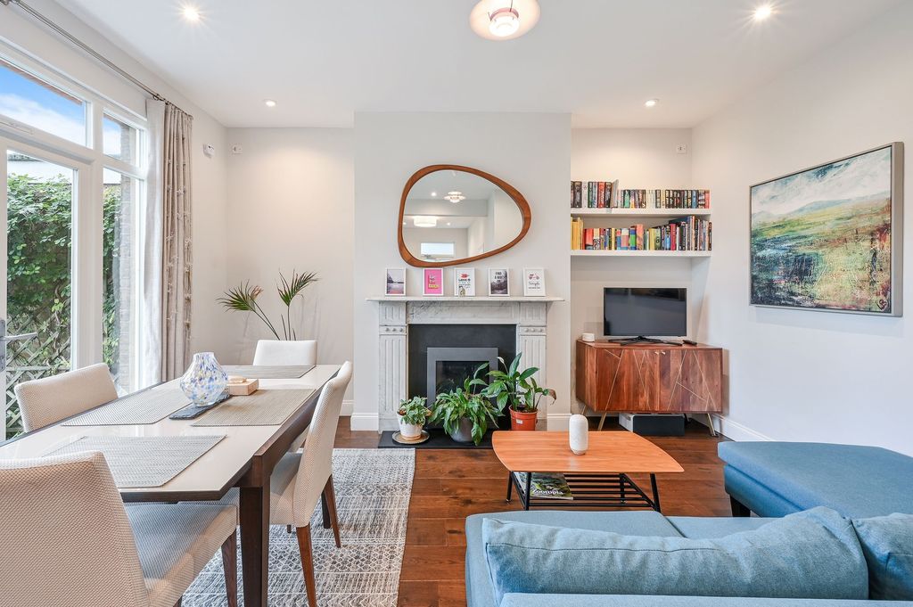 Property photo 2 of 14