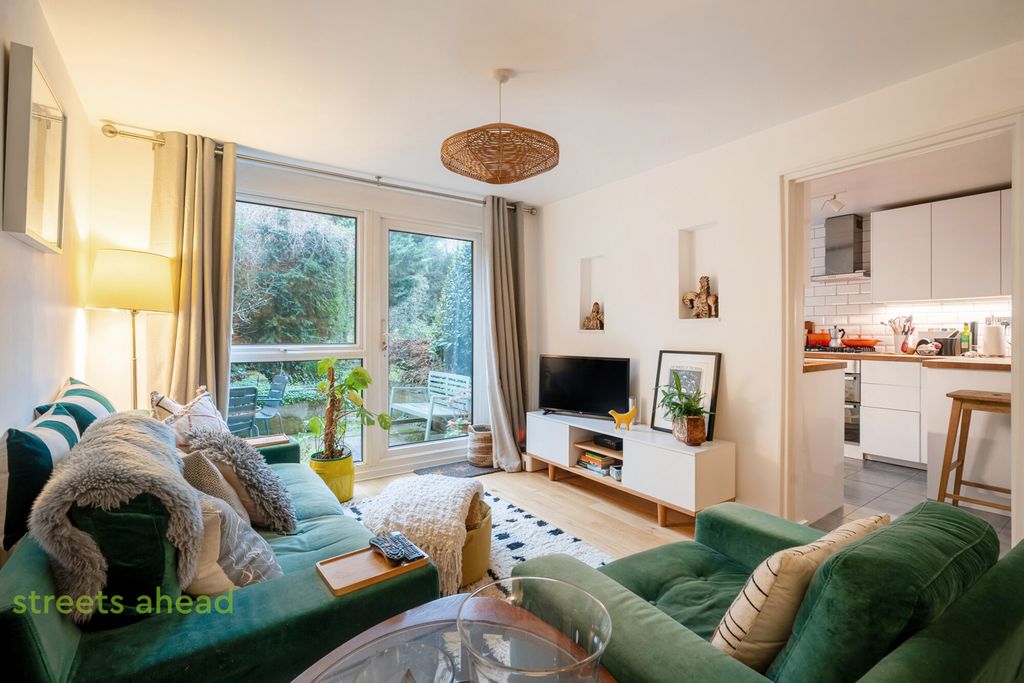 Property photo 1 of 21 3312d588-Ddfd-4d8...