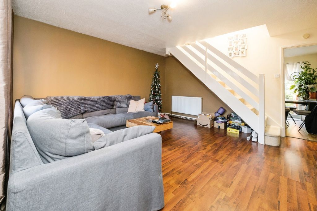 Property photo 3 of 19 Pbox-Img.Jpg