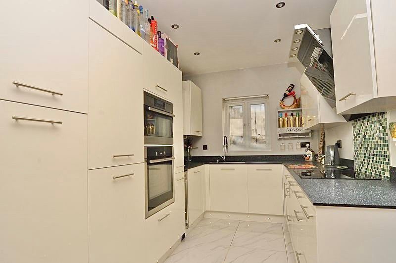 Property photo 3 of 17 Photo 28