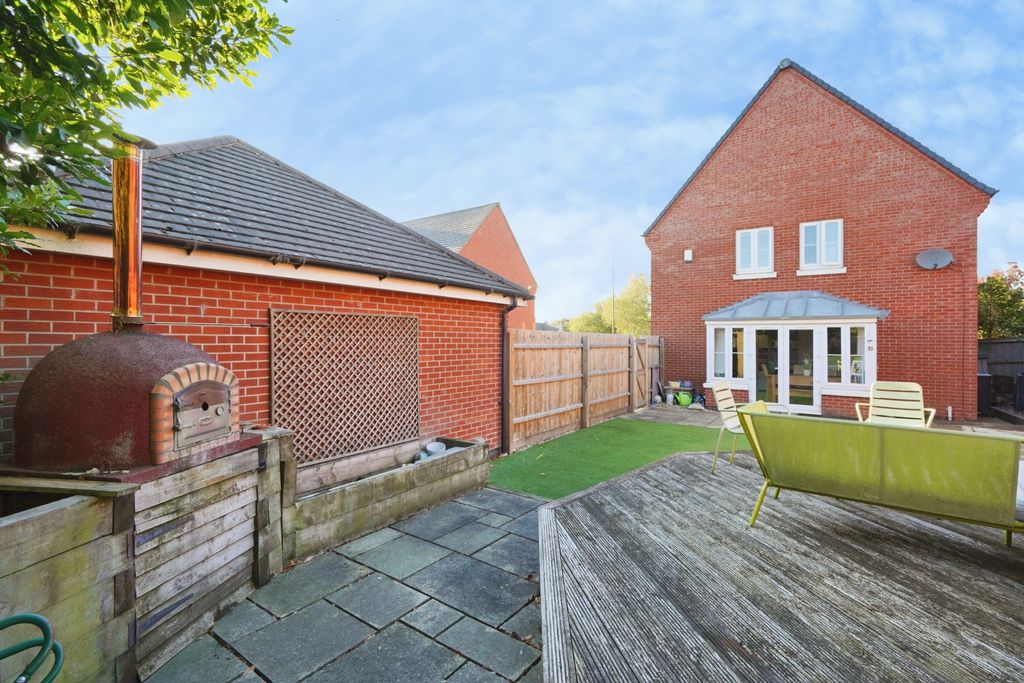 Property photo 2 of 47